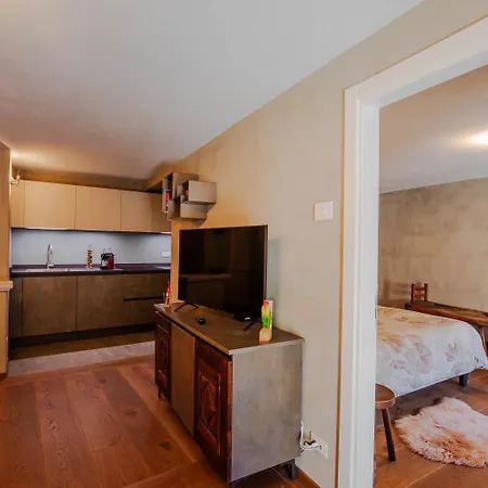 Apartment La Noix - Alloggi Ad Uso Turistico - Vda - - N 0041 E N 0042